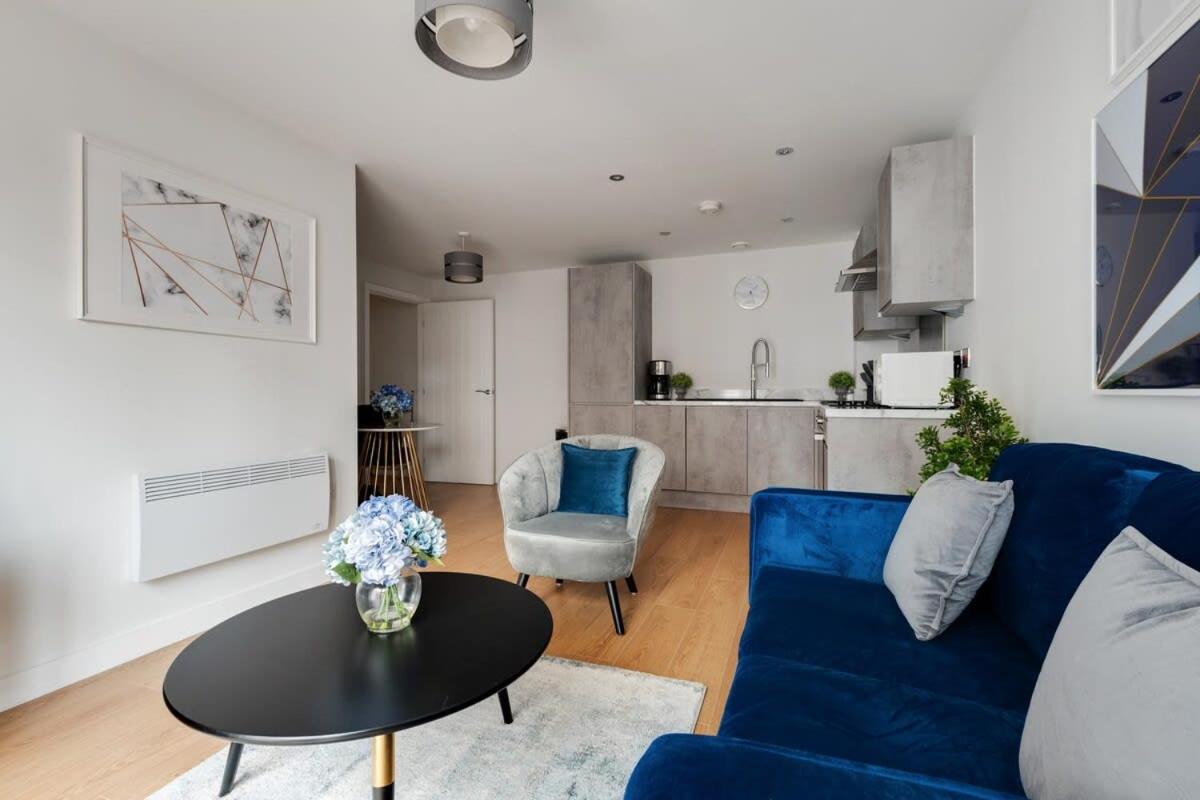 1 Bed Modern Apartment In A Converted Mill Лидс Экстерьер фото